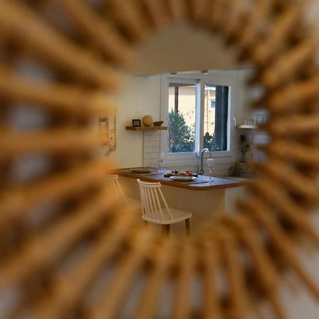 La Maisonette: Heart of Liapades with Beach Access Exterior photo