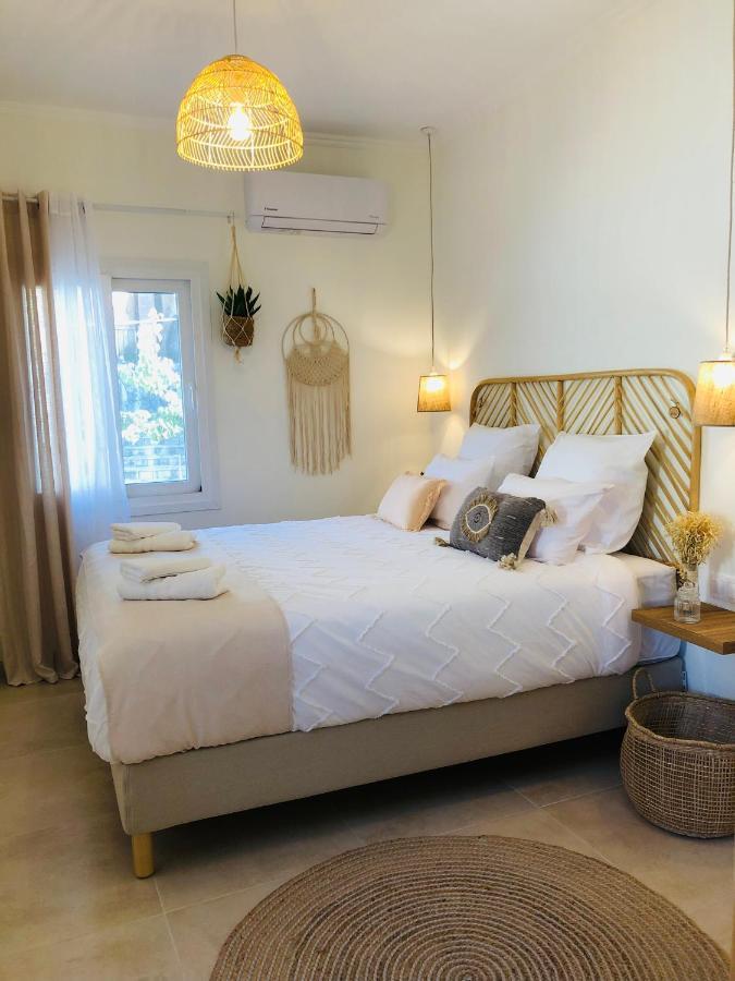 La Maisonette: Heart of Liapades with Beach Access Exterior photo
