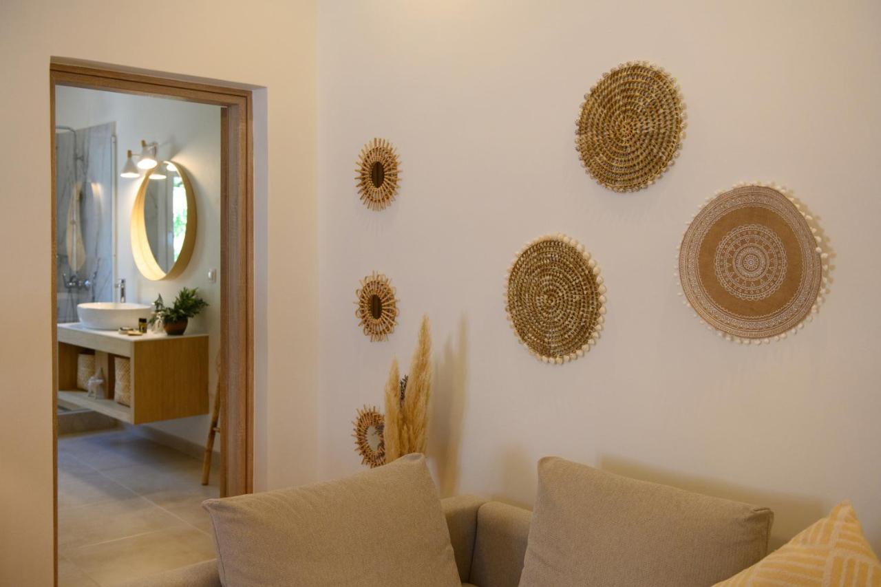 La Maisonette: Heart of Liapades with Beach Access Exterior photo