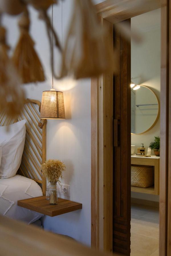 La Maisonette: Heart of Liapades with Beach Access Exterior photo