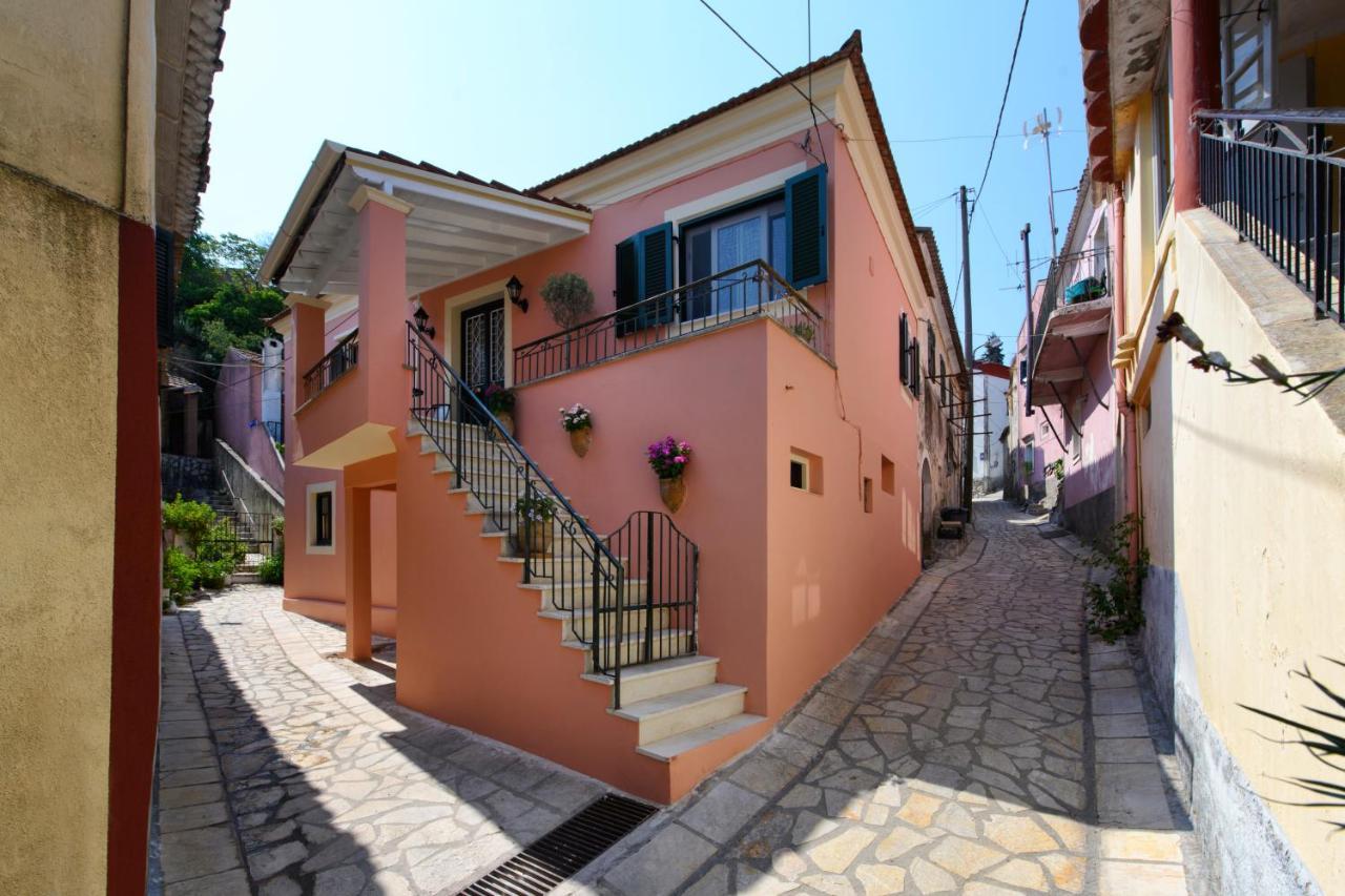 La Maisonette: Heart of Liapades with Beach Access Exterior photo